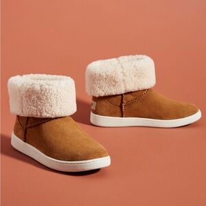 UGG Women's Mika sneaker Boots Brown Size 9.5